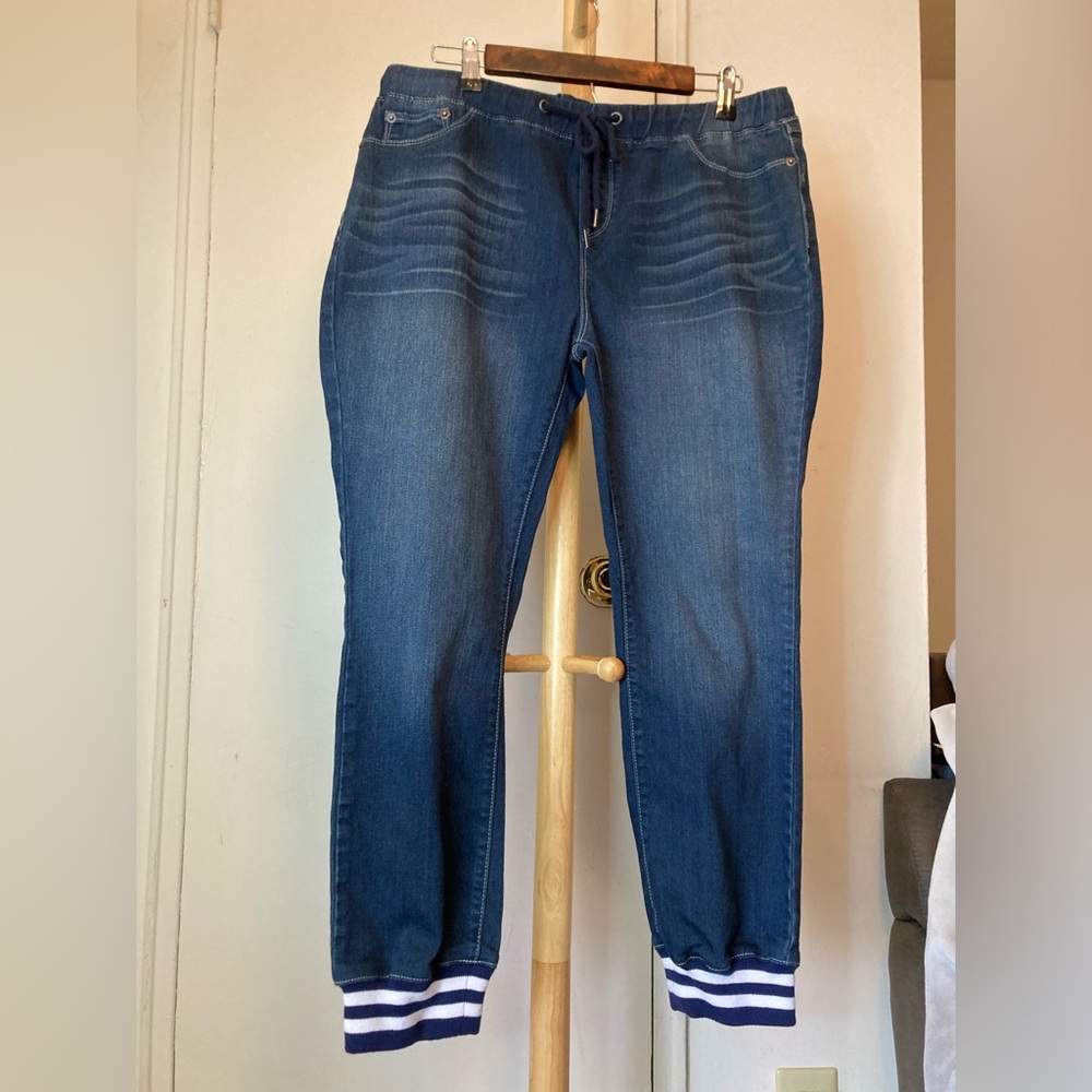 Dark Wash Elastic Waist Sporty Stripe Cuff Sweatpants Jeans - Picture 8 of 13